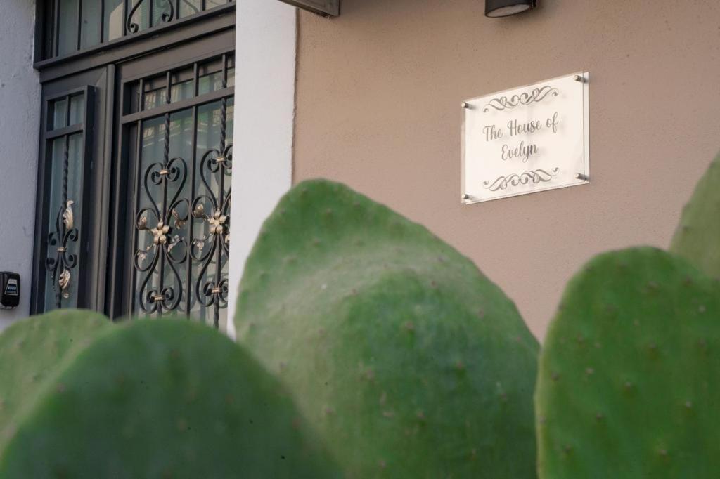 The House Of Evelyn Villa Катания Екстериор снимка